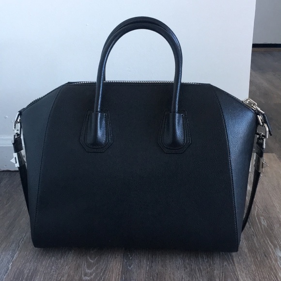 ✨SOLD✨ Givenchy Antigona Medium Black Satchel - Picture 2 of 8